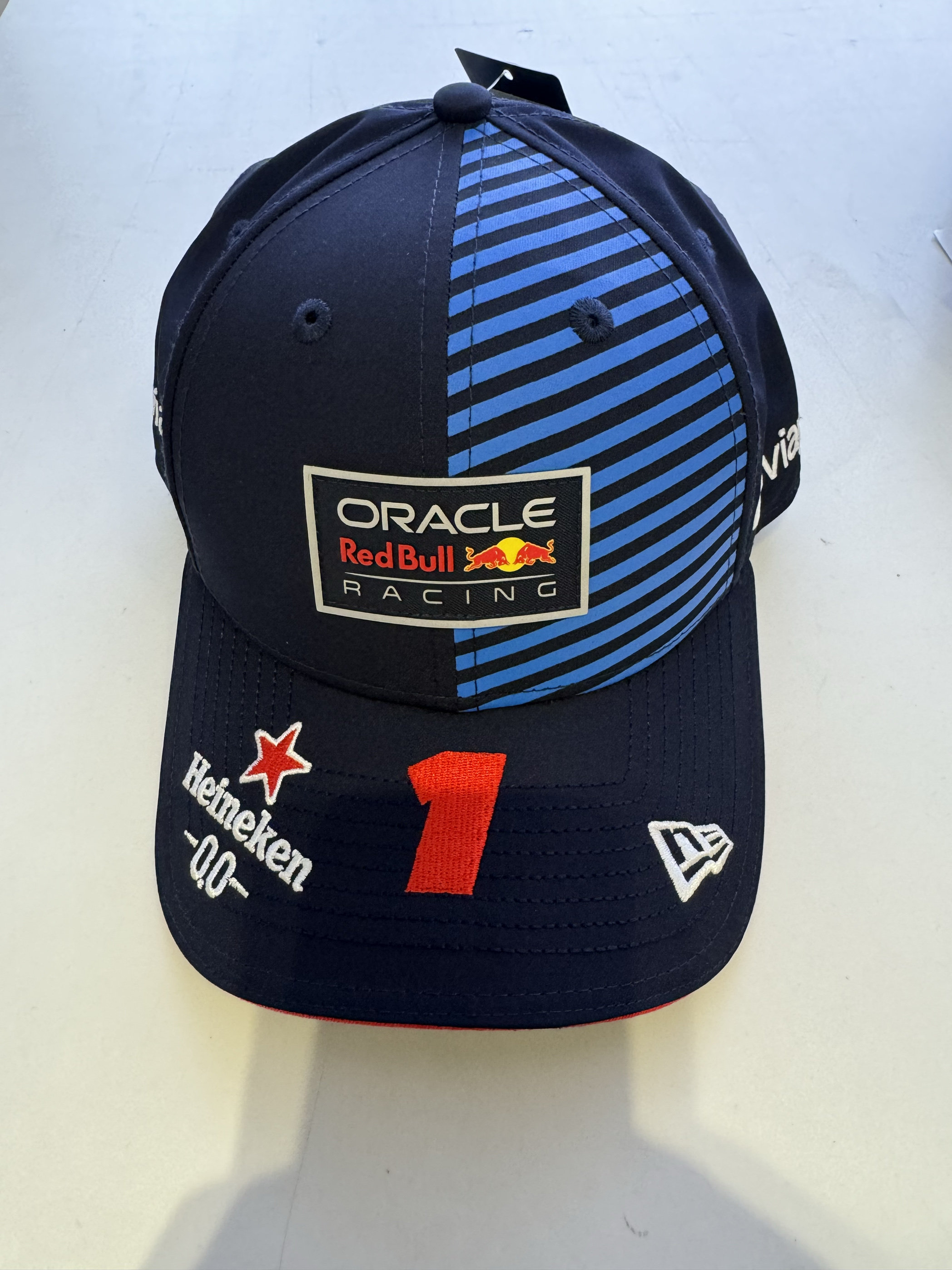 红牛车队横扫威廉姆斯,维斯塔潘带队取胜 红牛车队横扫威廉姆斯,维斯塔潘带队取胜