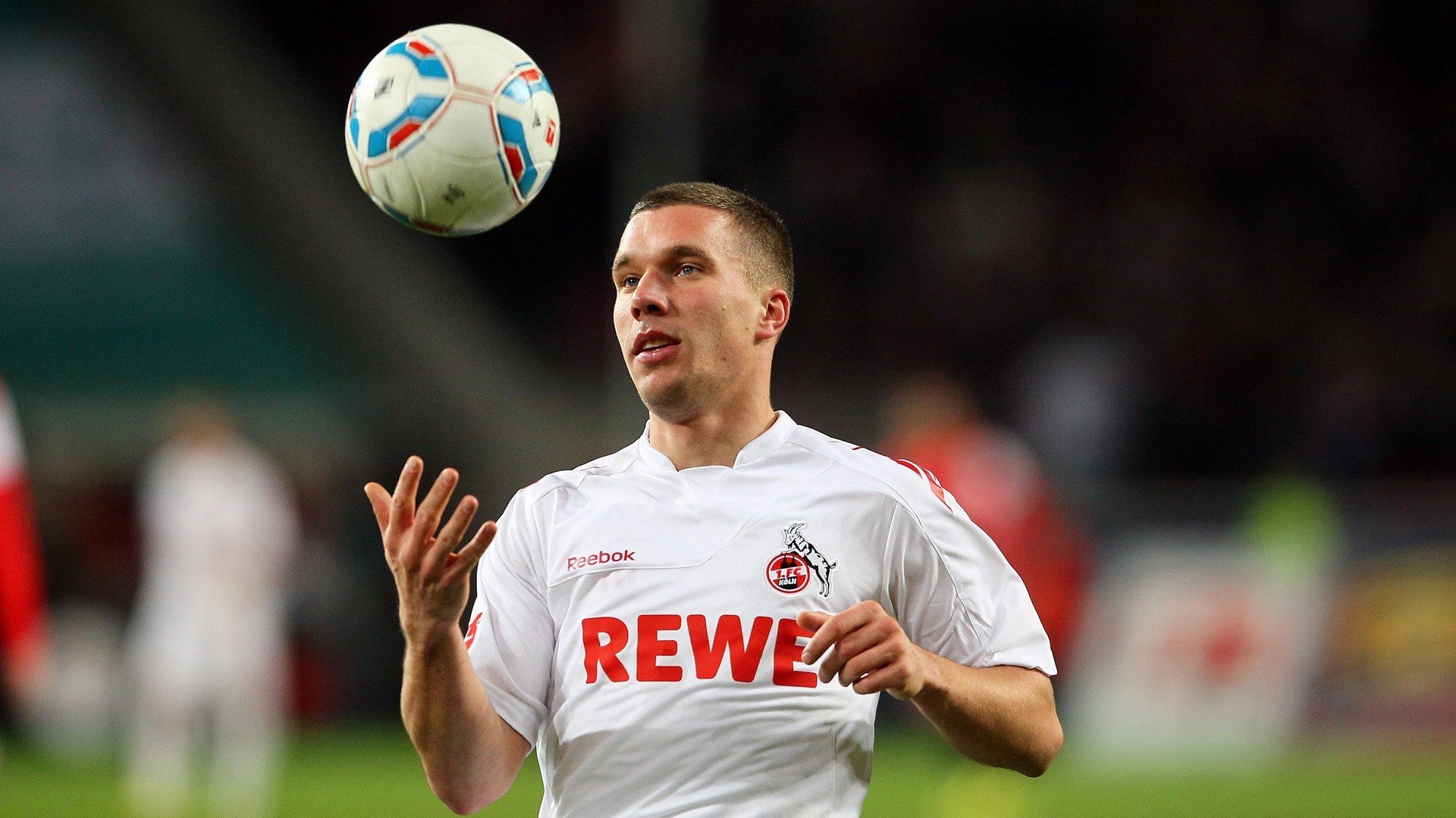 辽宁队末节带走森林狼,霍勒迪在欧冠半决赛接管比赛,体育精神的全球共鸣