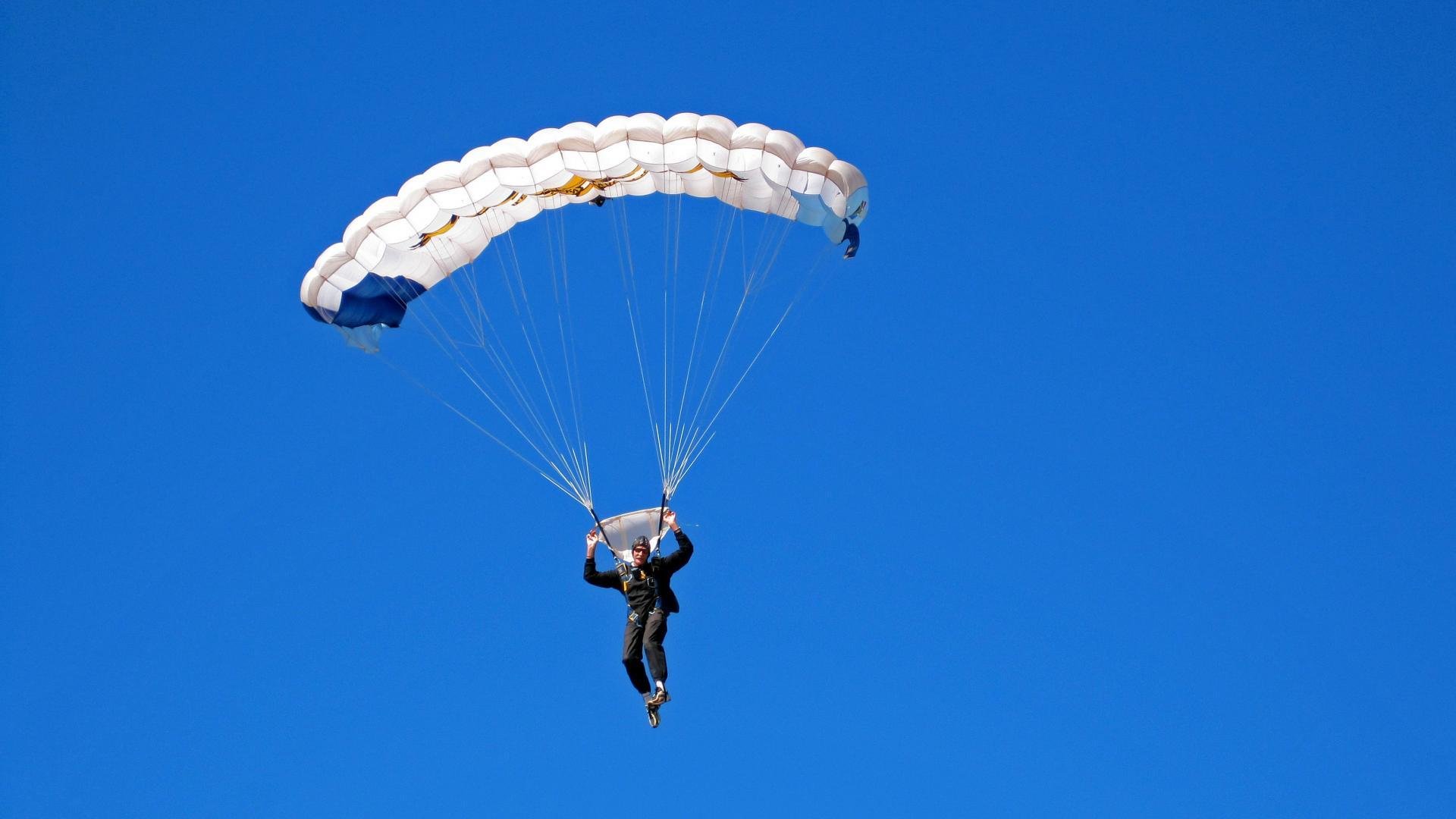 东决关键战焦点战，奇才以下克上的战术革命，如何撕碎快船航母编队？